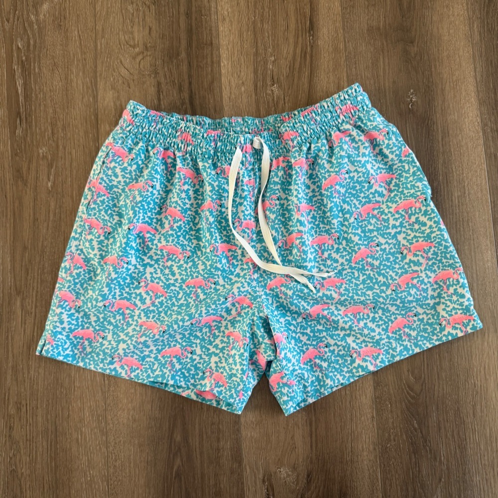 Chubbies Mens Flamingo Print Swim Trunks Blue Pink 5.5 Inch Inseam Medium